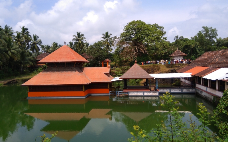 Anantapura_Lake_Temple