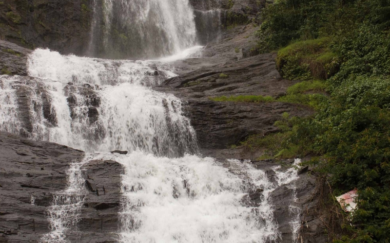 Aruvikkuzhi Waterfalls